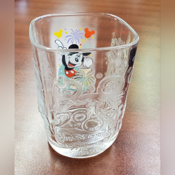 Disney McDonald's Glass 🏰🎆 - Picture 3 of 7